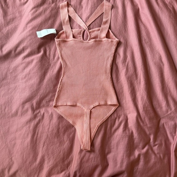 NWT Abercrombie Twist Halter Bodysuit Small Baby Pink - Picture 3 of 3